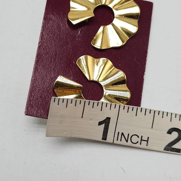 Avon Vintage 1986 Golden Crescent Pierced Earrings Gold Tone Crinkled Circles - Picture 5 of 5